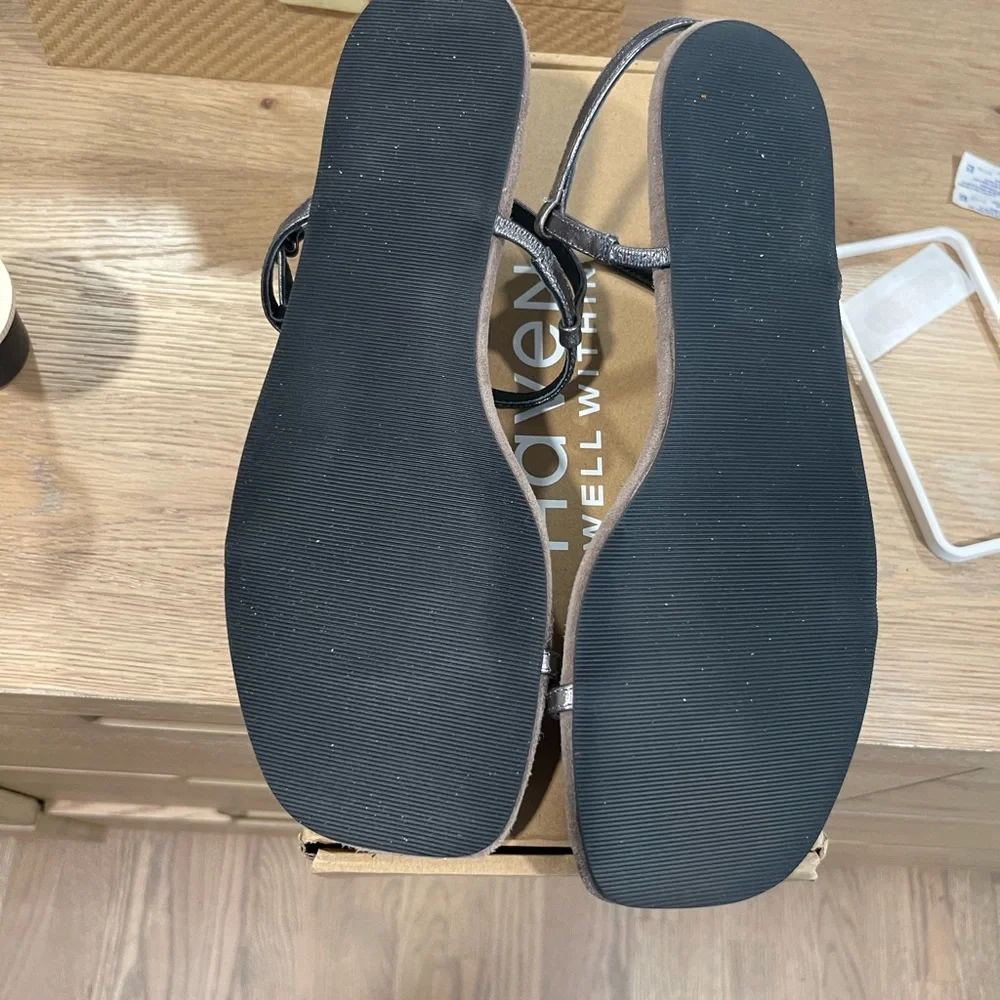 Metallic-Strap Suede Sandals - Gun Metal - Picture 4 of 4